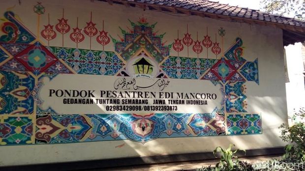 Mengenang KH Mahfudz Ridwan, 'Si Ular' Kesayangan Warga Kedungombo