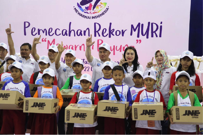 JNE Pecahkan Rekor Muri Mewarnai Indonesia di Hari Jadi ke-27