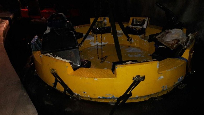 Ancol: Ombak Tak Stabil Penyebab Perahu Wahana Terbalik Ancol: Ombak Tak Stabil Penyebab Perahu Wahana Terbalik