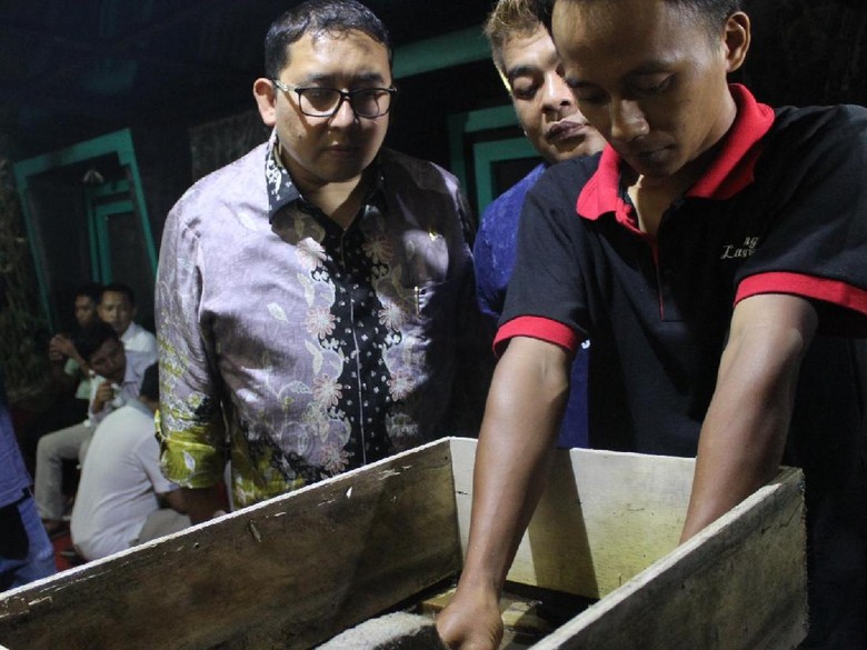Fadli Zon: Kenapa Batu Akik Tak Dipakai Cendera Mata Asian Games? Fadli Zon: Kenapa Batu Akik Tak Dipakai Cendera Mata Asian Games?