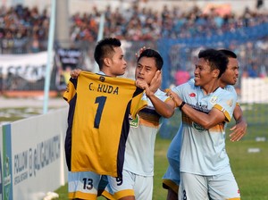 Persela Kalahkan Persib, Gol Samsul Arif untuk Almarhum Choirul Huda