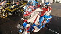 Yamaha Nmax Captain America tampak dari samping. Foto: Tri Ispranoto