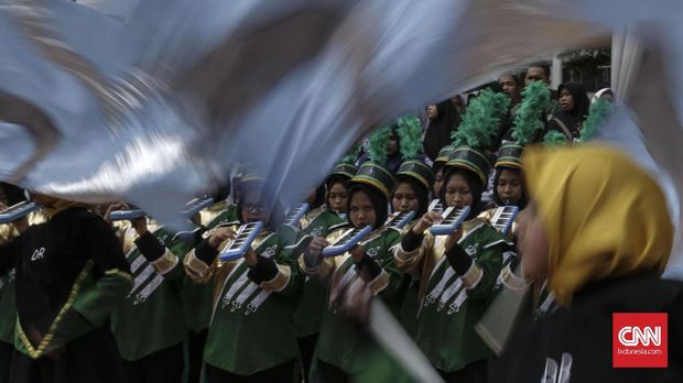 Marching band ikut menyemarakan gelaran Hari Santri, beberapa waktu lalu.