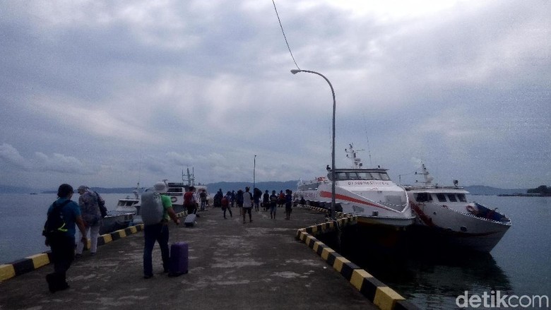 Pelabuhan Tulehu (Syanti/detikTravel) Pelabuhan Tulehu (Syanti/detikTravel)
