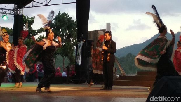 Penampilan Karya Tari Guruh Pukau Penonton Festival Kesenian Prigi