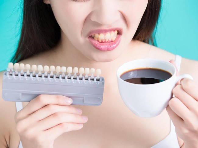 Selain Kopi, Ini Makanan dan Minuman yang Bikin Gigi Jadi Kuning