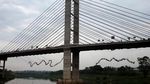 Ratusan Orang Lompat Bareng dari Jembatan di Hortolandia Brasil