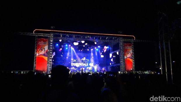 Maliq & D'essential dan The Sigit Hipnotis Pengunjung MAXcited  