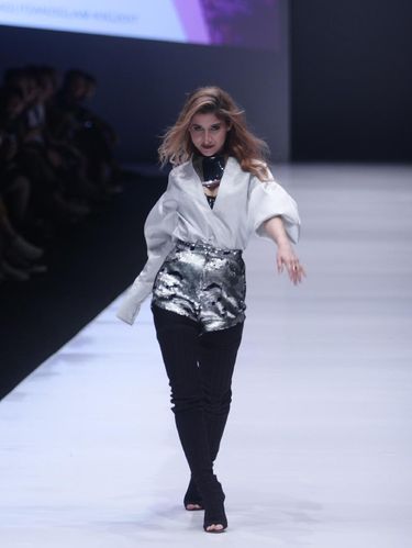 Rasa Beyonce di Koleksi Busana Terbaru Karya Luna Maya 