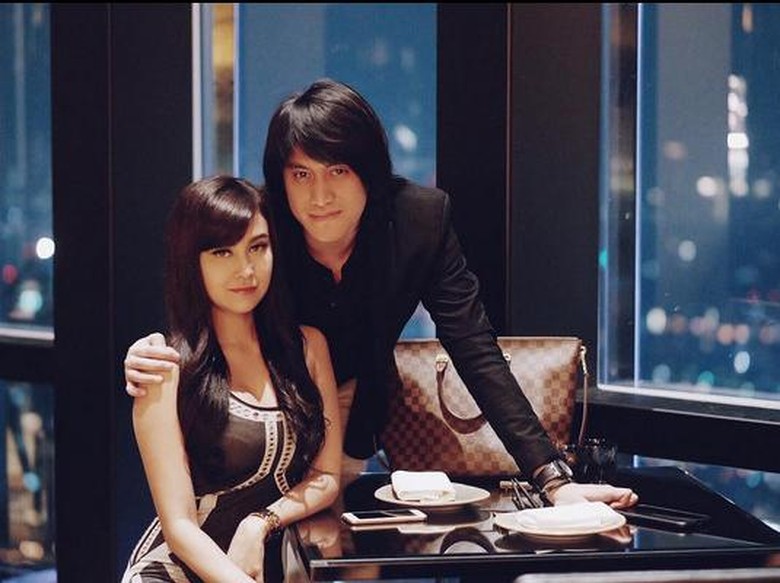 Rayakan Dua Tahun Pacaran, Kevin Aprilio Didukung Nikahi Vicy Melanie Rayakan Dua Tahun Pacaran, Kevin Aprilio Didukung Nikahi Vicy Melanie
