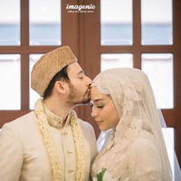 Saat menikah terlihat pulasan makeup Hamidah Rachmayanti sederhana dan natural. Tampilan yang simpel ini mempercantik penampilannya. Foto: Dok. Instagram @imagenic