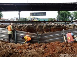 Melihat Proses Pembangunan Stasiun Klender