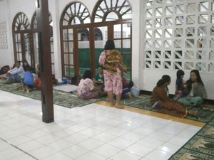 12 Warga Jatipadang Mengungsi karena Rumahnya Tergenang Kembali