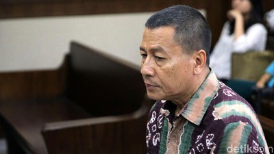 Hakim Kelelahan, Vonis Eks Atase Imigrasi KBRI Kuala Lumpur Ditunda