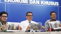 Direktur Tindak Pidana Ekonomi Khusus Bareskrim Polri Brigjen Pol Agung Setya (tengah) bersama dengan BPOM dan Kantor Pajak berhasil melakukan pengungkapan perusahaan importir miras di wilayah Batam.