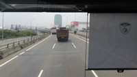 Rute ini memotong 12 halte dan melintasi jalan tol (Foto: Rani/detikcom)