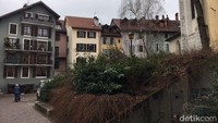 Mayoritas orang Prancis memang jarang yang fasih berbahasa Inggris, namun di Annecy banyak yang bisa berbahasa Inggris fasih dengan logat Prancis (Dina/detikTravel)