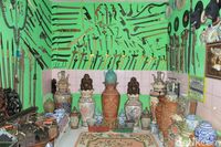Polisi Bandung Ini Bikin Museum Barang Antik