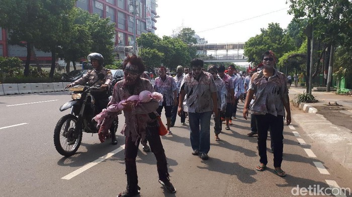 Puluhan Buruh Zombie AMT Pertamina Long March ke Istana Negara