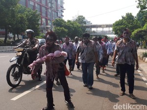 Puluhan Buruh Zombie AMT Pertamina Long March ke Istana Negara
