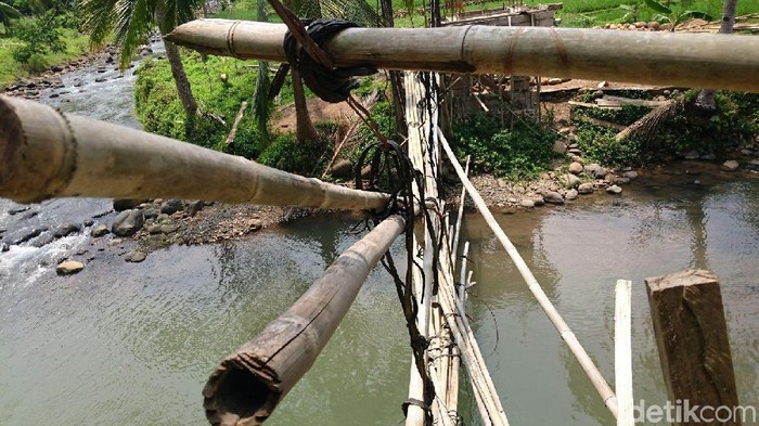 Miris! Jembatan Rusak di Serang Ini Masih Digunakan Warga
