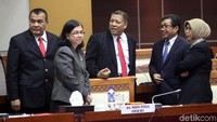 Calon dubes RI yang diuji adalah Drs Ade Padmo Sarwono, M.A (ASEAN), Arif Havas Oegroseno, S.H., LL.M (Jerman), Drs. Djauhari Oratmangun (Tiongkok merangkap mongolia, berkedudukan di Beijing), Drs. Hermono, M.A (Spanyol dan UNWTO), Hersindaru Arwityo Ibnu Wiwoho Wahyutomo, S.H. LL.M (Portugal), Irjen Pol Prof Dr Iza Fadri (Myanmar), Irjen Pol Drs. M. Amhar Azeth, S.H (Romania merangkap Rep. Moldova berkedudukan di Bucharest), Dra. Marina Estella Anwar Bey (Peru merangkap Negara Plurinasional Bolivia berkedudukan di Lima), Muliaman Darmansyah Hadad (Swiss merangkap Keharyapatihan Liechtenstein berkedudukan di Bern).
