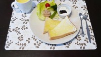 Ada juga wanita di Kanagawa yang memilih menu Barat untuk sarapan. Roti panggang mentega dengan salad tuna, yogurt selai bluberry dan sup jagung. Foto: Istimewa