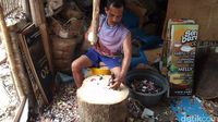 gasing tarik yang diproduksi oleh Amir berbahan baku dari limbah tripleks.