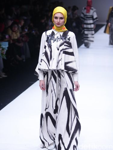 Dian Pelangi Ciptakan Motif Batik Baru Bernama Arsiran