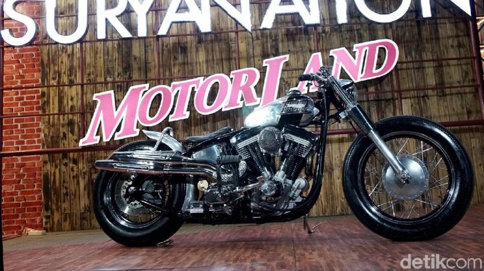 Harley Softail Perak Juara di Suryanation Motorland Bali