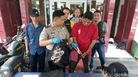 Berebut Lahan Parkir, Dua Keluarga di Palembang Saling Tusuk