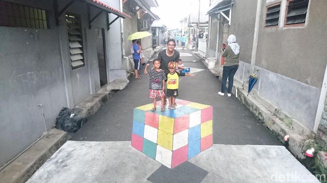 Kreatif! Jalanan Kampung di Depok Disulap Jadi Lukisan 3D