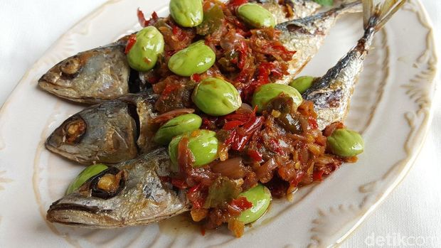 Pindang Kembung Sambal Petai