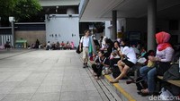 Para pahlawan devisa ini pun kerap berkumpul di Victoria Park pada hari libur atau di sela aktivitas mereka. Pada hari libur mereka memang tidak bekerja dan mendapat waktu untuk rehat sejenak (Randy/detikTravel)