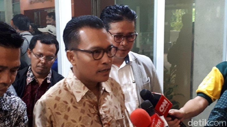 Gerindra Luruskan soal #TangkapEnggar: Itu Sikap Pribadi Iwan Sumule Gerindra Luruskan soal #TangkapEnggar: Itu Sikap Pribadi Iwan Sumule