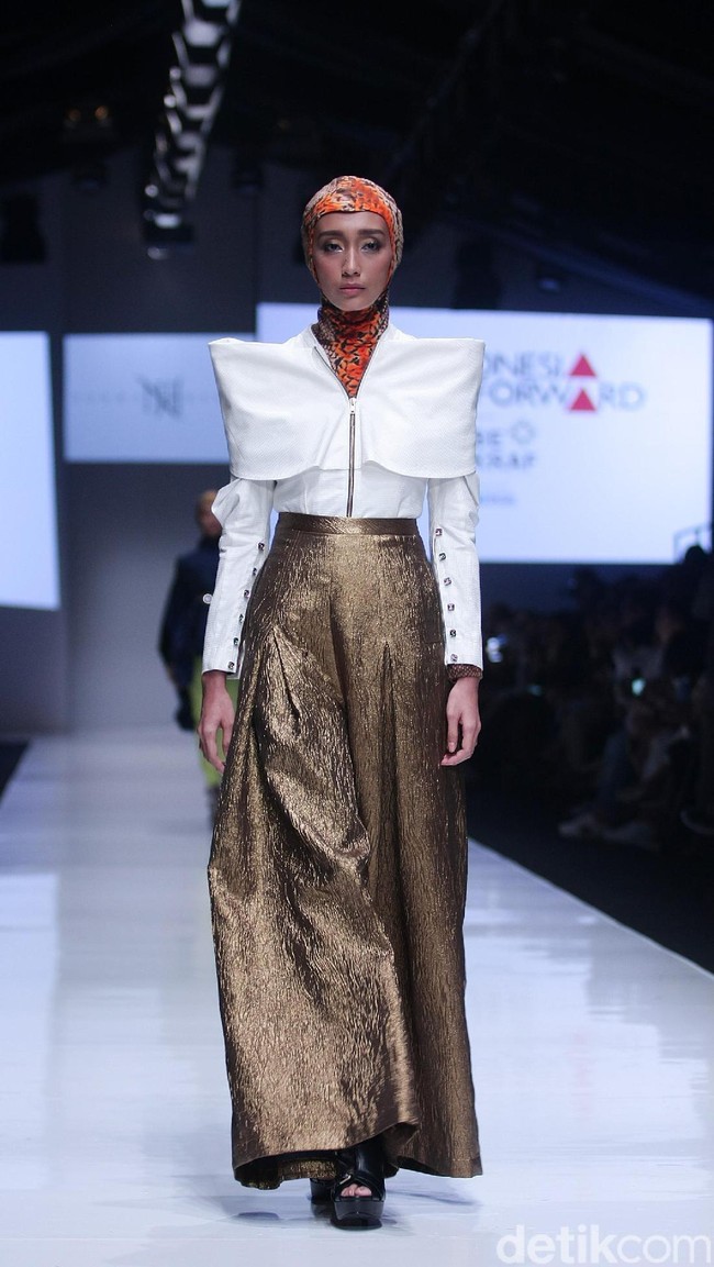 Tak tampak hijab dengan lipatan atau ornamen yang rumit. Kali ini, Norma menggantinya dengan ciput ninja bermoitf. Foto: Dok. Mohammad Abduh/Wolipop