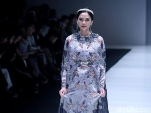 Foto: Aksi Tatjana Saphira Sampai Titiek Puspa Jadi Model di JFW