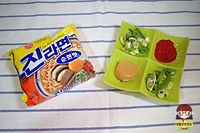 Tambahkan Bahan Rahasia Ini Agar Rasa Ramen Instan 100 Kali Lebih Enak!