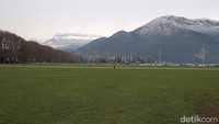 Kota Annecy menjadi salah satu destinasi yang wajib dikunjungi saat ke Prancis. Dari sini, traveler bisa melihat Pegunungan Alpen dari dekat (Dina/detikTravel)