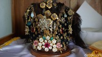 Mahkota Sultan Bacan adalah harta paling berharga yang dimiliki oleh Kesultanan Bacan. Mahkota ini usianya sudah ratusan tahun dan diwariskan generasi demi generasi (Wahyu/detikTravel)