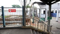 Nampak sisa-sisa kebakaran masih terlihat.