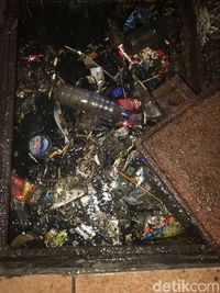 Aksi Wali Kota Risma Malam Ini Saat Surabaya Hujan Deras