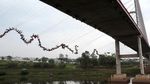Ratusan Orang Lompat Bareng dari Jembatan di Hortolandia Brasil