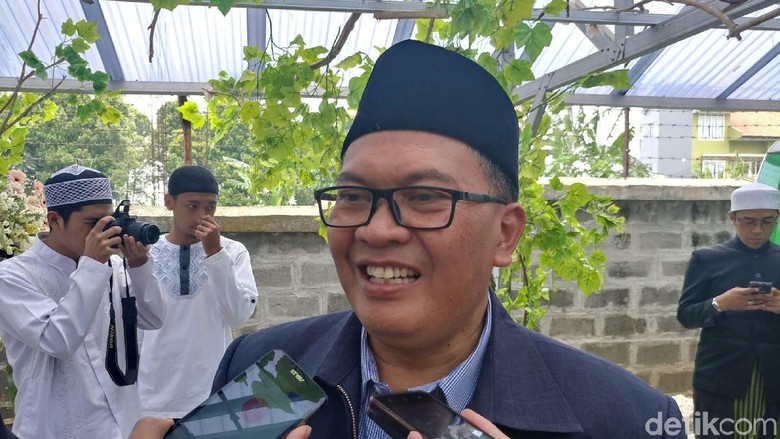 Kisah Pak Eko Terblokade Ingatkan Oded soal Rumah Pribadinya Kisah Pak Eko Terblokade Ingatkan Oded soal Rumah Pribadinya