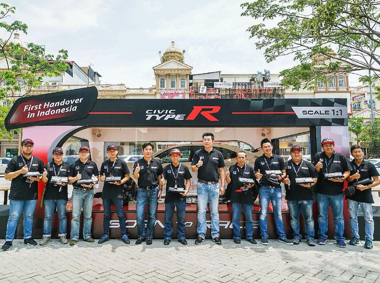 Honda Civic Type R Mulai Dikirim Ke Pelanggan