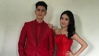 Padahal Natasha sempat mengunggah fotonya dan Verrell yang tampil serasi dalam busana merah. (Dok. Instagram/natashawilona12)