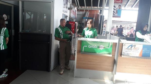 Bandara Soekarno-Hatta Sediakan Area Khusus Taksi Online Mulai Hari Ini