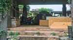 Potret Jakarta, Orang Tinggal di Kuburan
