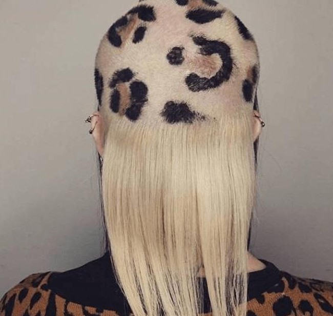 Agar serupa dengan busana, rambut juga bisa dibikin bercorak seperti ini. Foto: ist