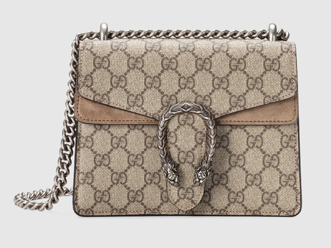 Merek fashion apa yang disukai banyak orang? Menurut daftar 10 Hottest Brands yang dirilis Lyst Index, Gucci jawabannya. Dilansir Vogue, rumah mode yang berbasis di Milan itu menempati urutan pertama daftar brand dengan performa terbaik sepanjang kuartal II (April - Juni). Gucci naik dua peringkat dari kuartal sebelumnya, menggesar Balenciaga. Foto: Dok. Gucci